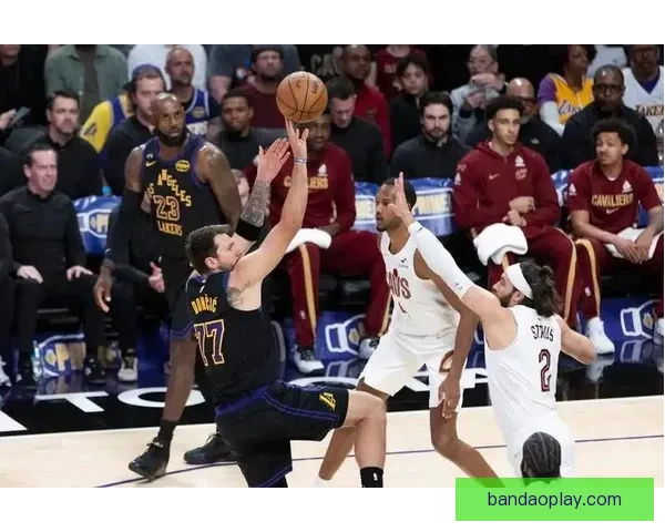 湖人复仇骑士东契奇42分12助里程碑詹姆斯1229胜登顶胜场王